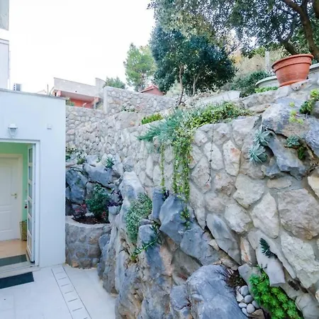 Apartment Villa Diana: Cozy 2-Bedroom Home In Dubrovnik Dubrovnik